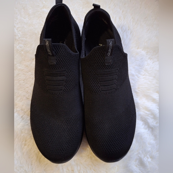 Skechers Ultra Flex First Take Black  Slip-Ons Size 8. - Picture 2 of 7